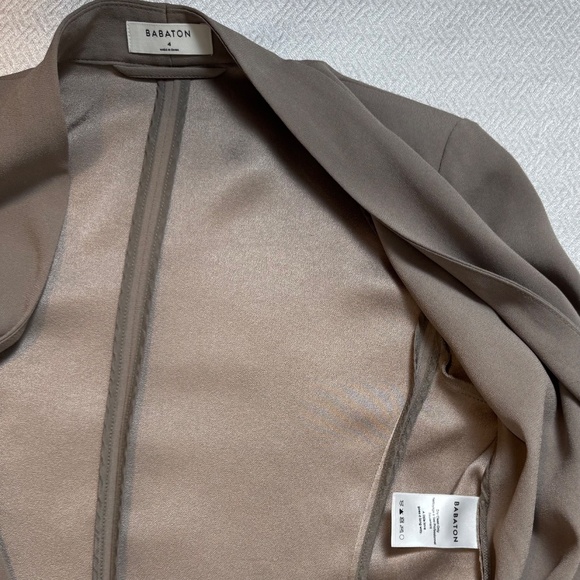 Aritzia Babaton Power Hip Blazer, Taupe, Size 4 - Picture 10 of 11